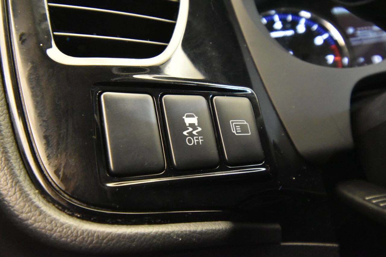 Used 2016 Mitsubishi Outlander ES image 28