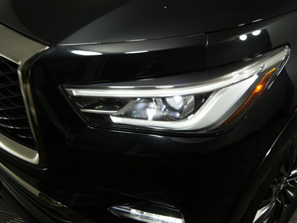 Used 2024 INFINITI QX80 Sensory AWD/4WD image 10