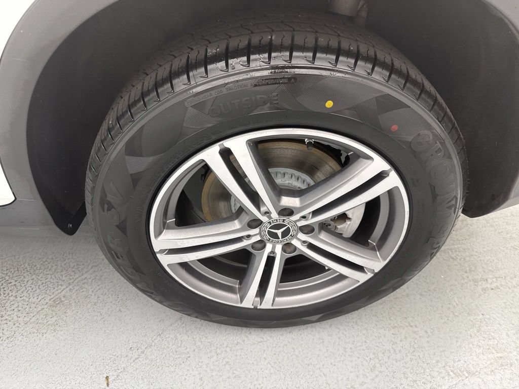 Used 2020 Mercedes-Benz GLC 300 4MATIC image 6