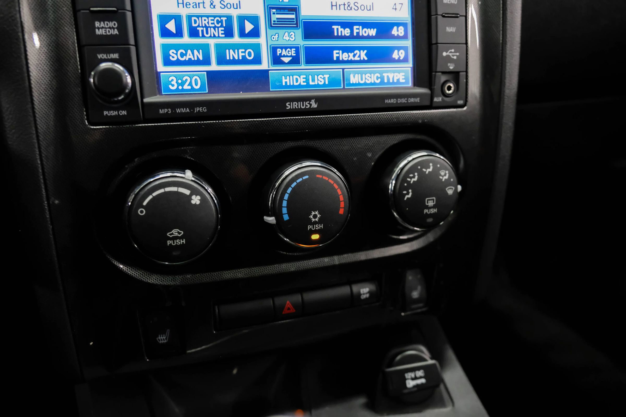 Used 2009 Dodge Challenger SRT8 w/ SRT Option Group II RWD image 19