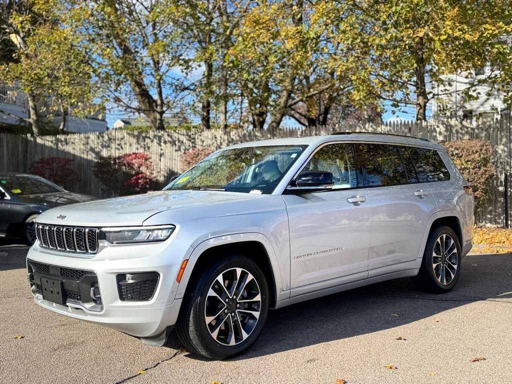 Used 2021 Jeep Grand Cherokee L Overland w/ Luxury Tech Group IV image 2