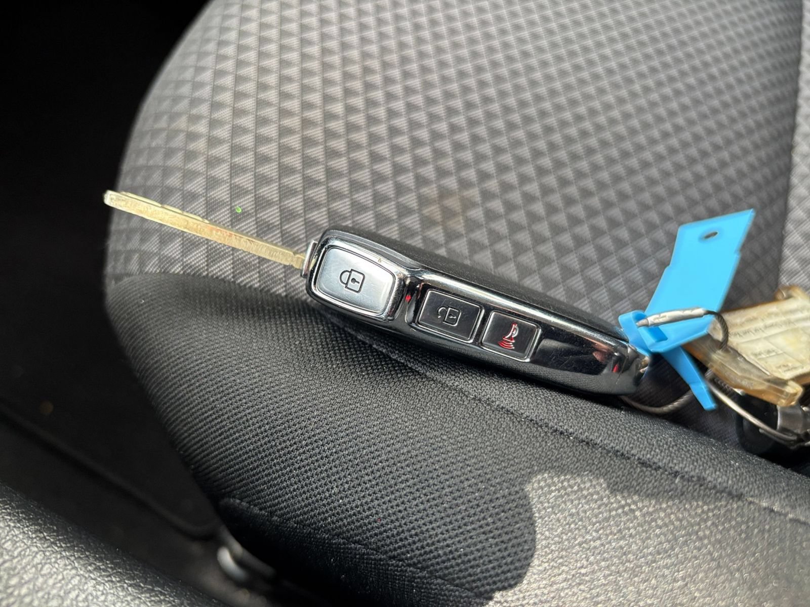 Used 2025 Kia Soul LX w/ LX Technology Package FWD image 20