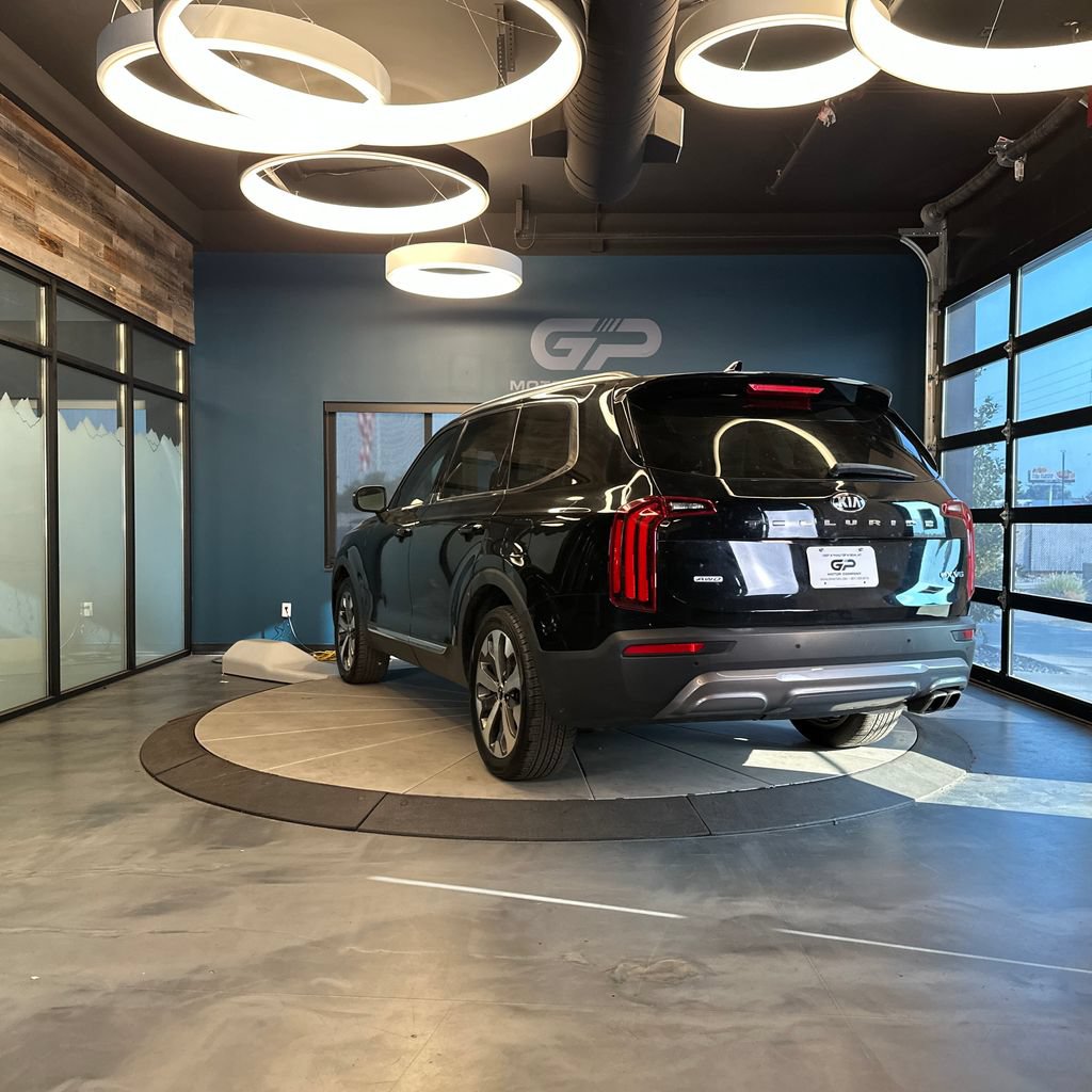 Used 2020 Kia Telluride EX w/ EX Premium Package AWD/4WD image 5