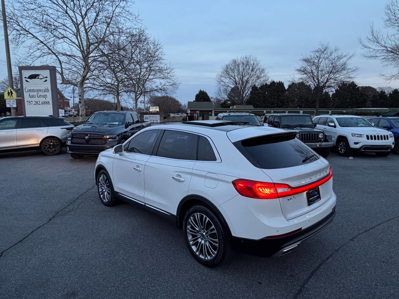 Used 2016 Lincoln MKX Reserve w/ Technology Package image 24