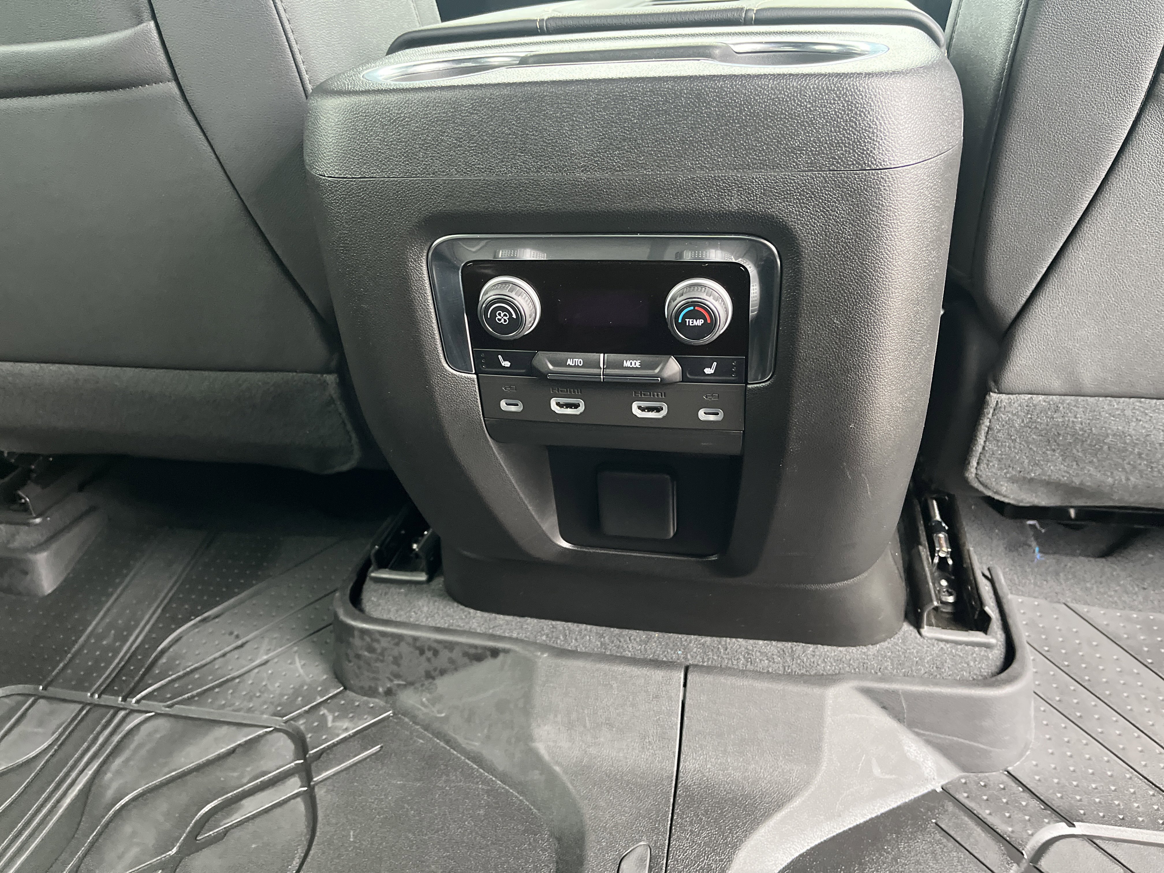 Used 2023 Chevrolet Tahoe Premier w/ Advanced Technology Package image 23