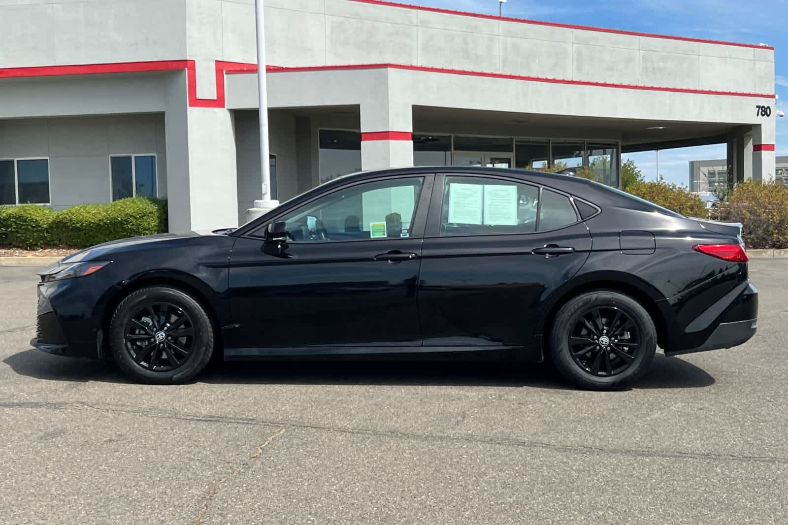 Used 2025 Toyota Camry LE FWD image 9