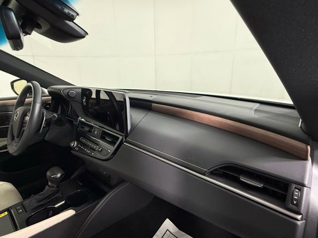 Used 2025 Lexus ES 300h w/ Premium Package image 34