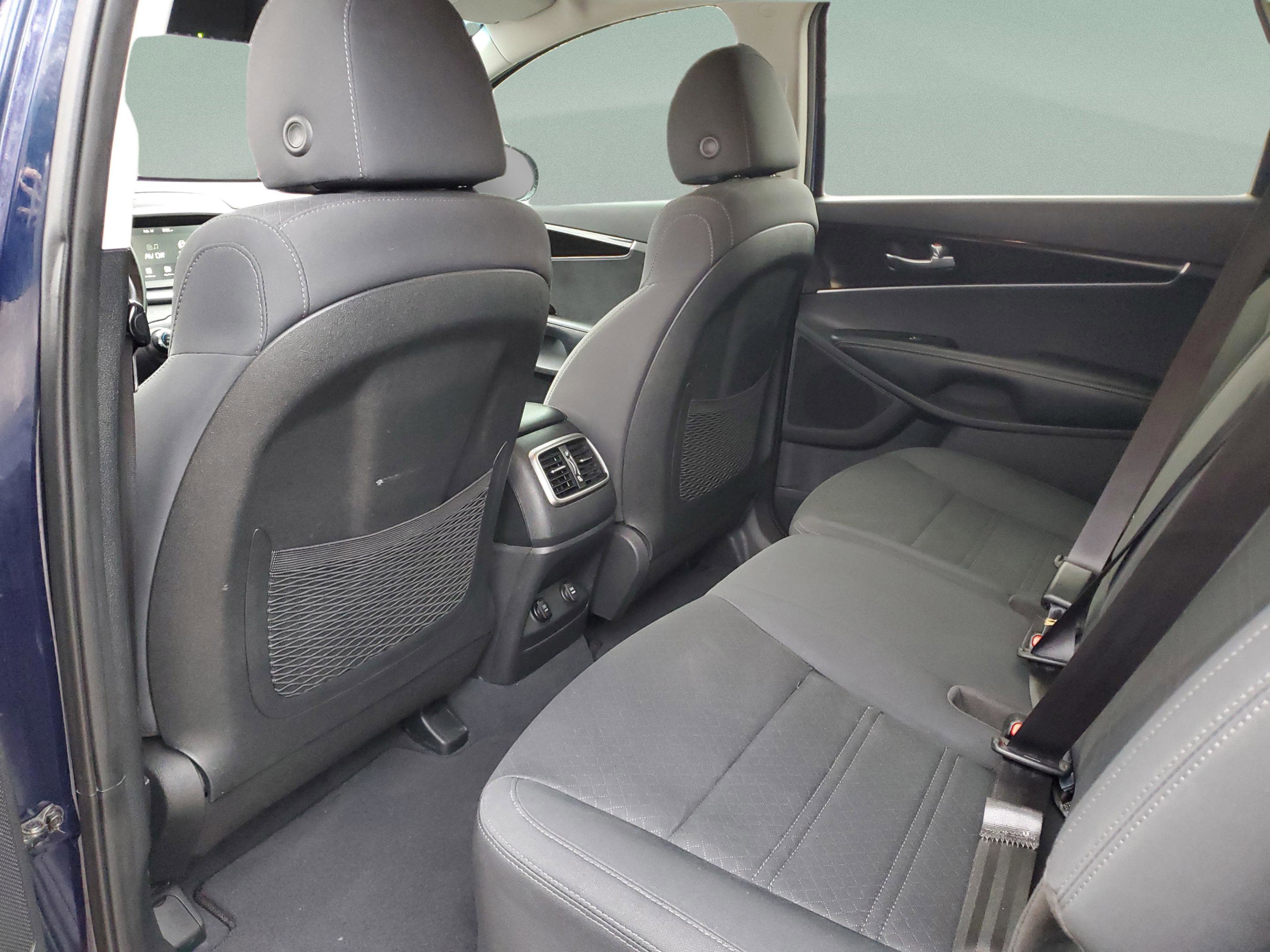 Certified 2020 Kia Sorento S image 9