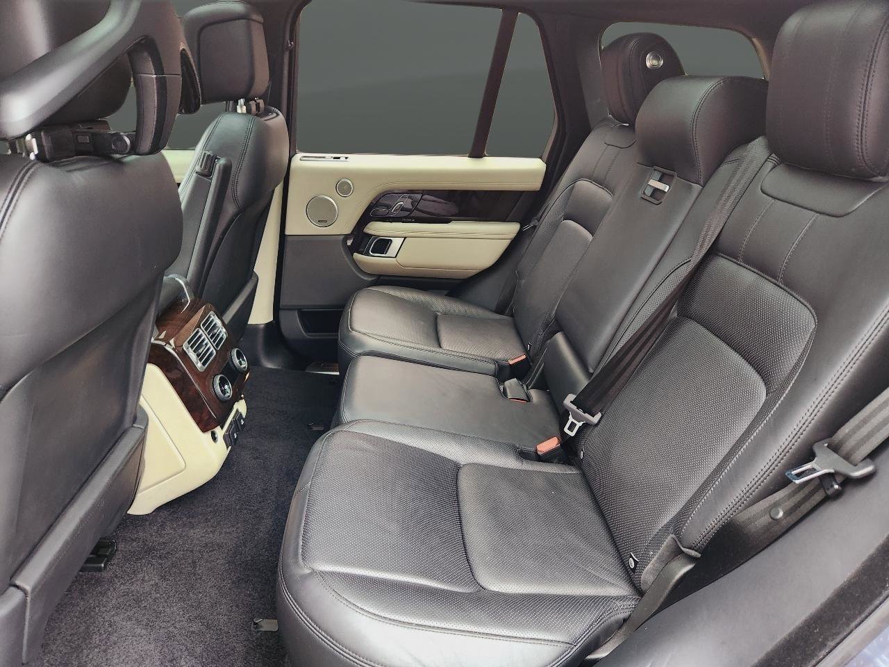 Used 2020 Land Rover Range Rover HSE image 13