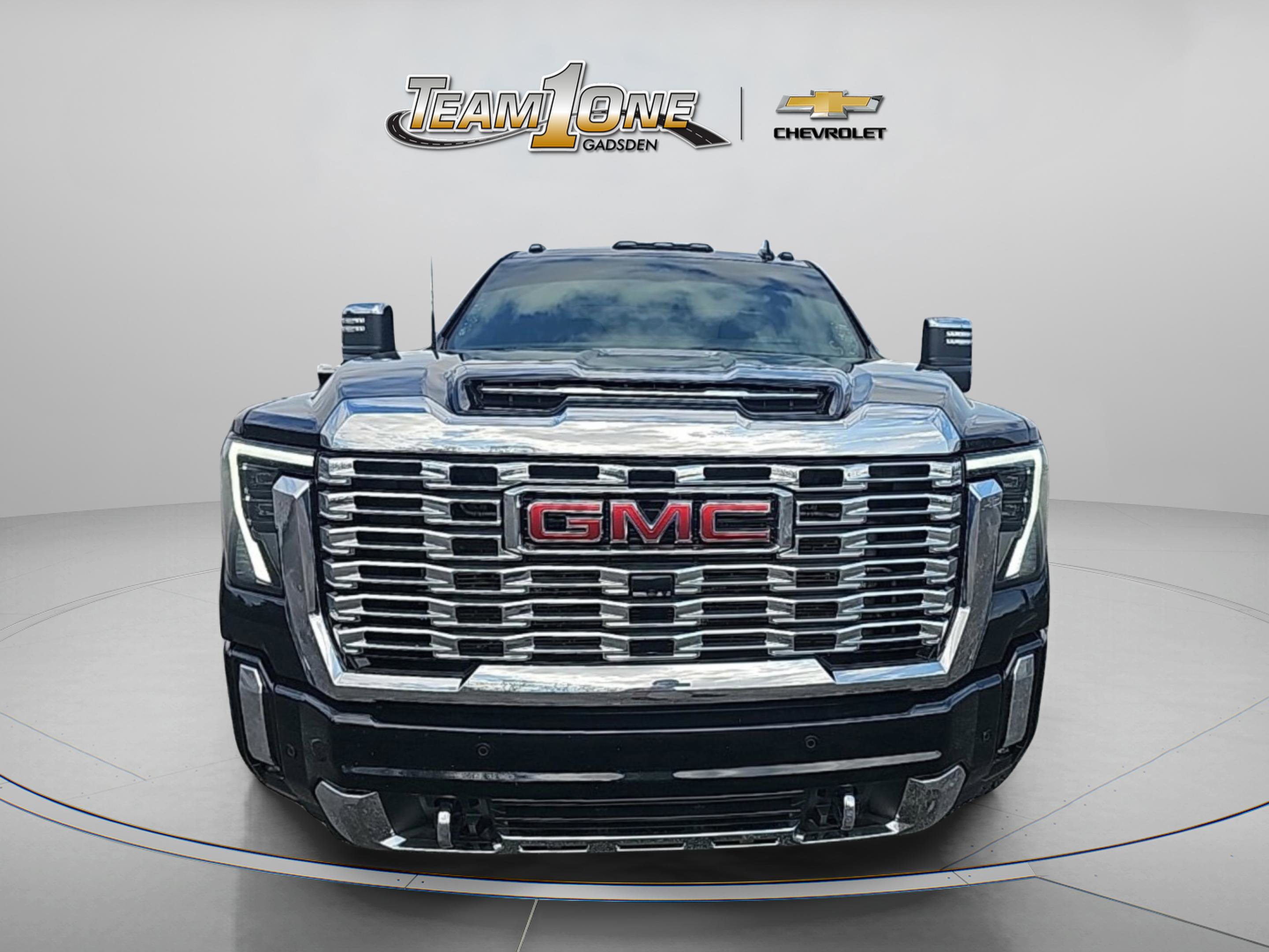 Used 2024 GMC Sierra 3500 Denali w/ Denali Reserve Package image 2