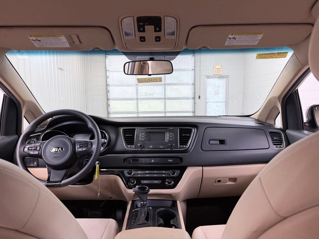 Used 2017 Kia Sedona LX FWD image 25