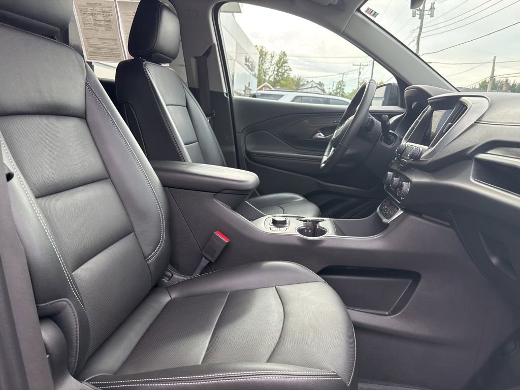 Used 2022 GMC Terrain SLT w/ LPO, Floor Liner Package image 17