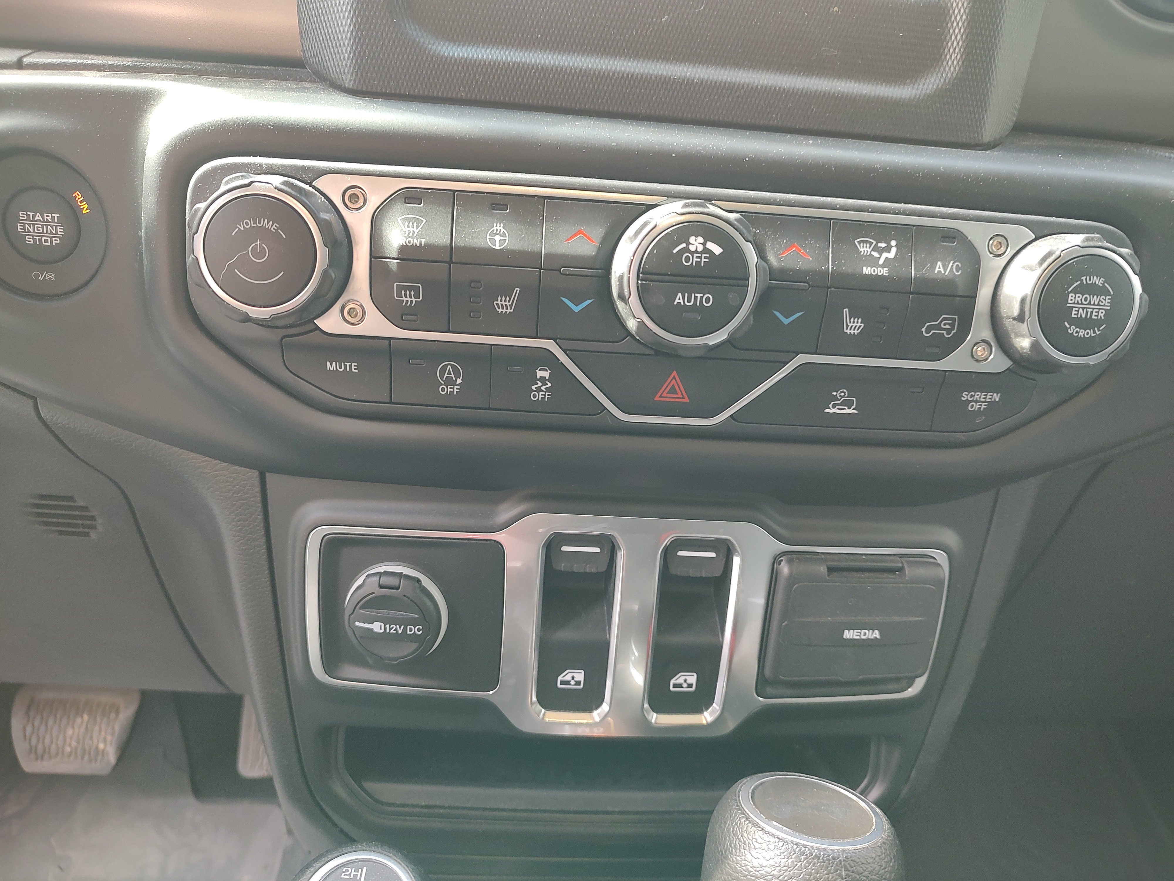 Certified 2023 Jeep Wrangler Sport AWD/4WD image 8