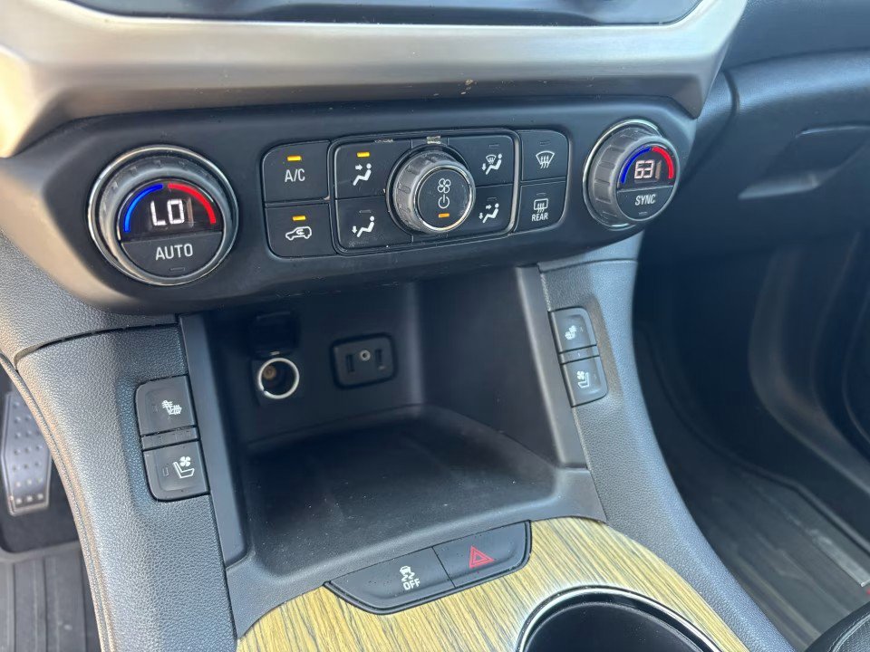 Used 2018 GMC Acadia Denali w/ Technology Package FWD image 18