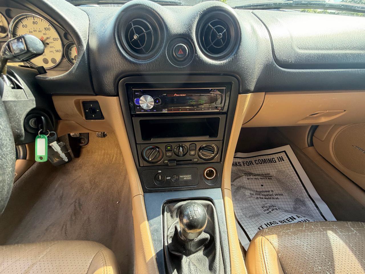 Used 2001 MAZDA MX-5 Miata RWD image 15