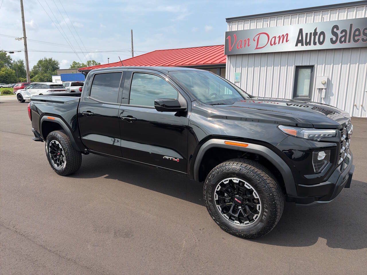 Used 2026 GMC Canyon AT4 w/ Technology Plus Package AWD/4WD image 2