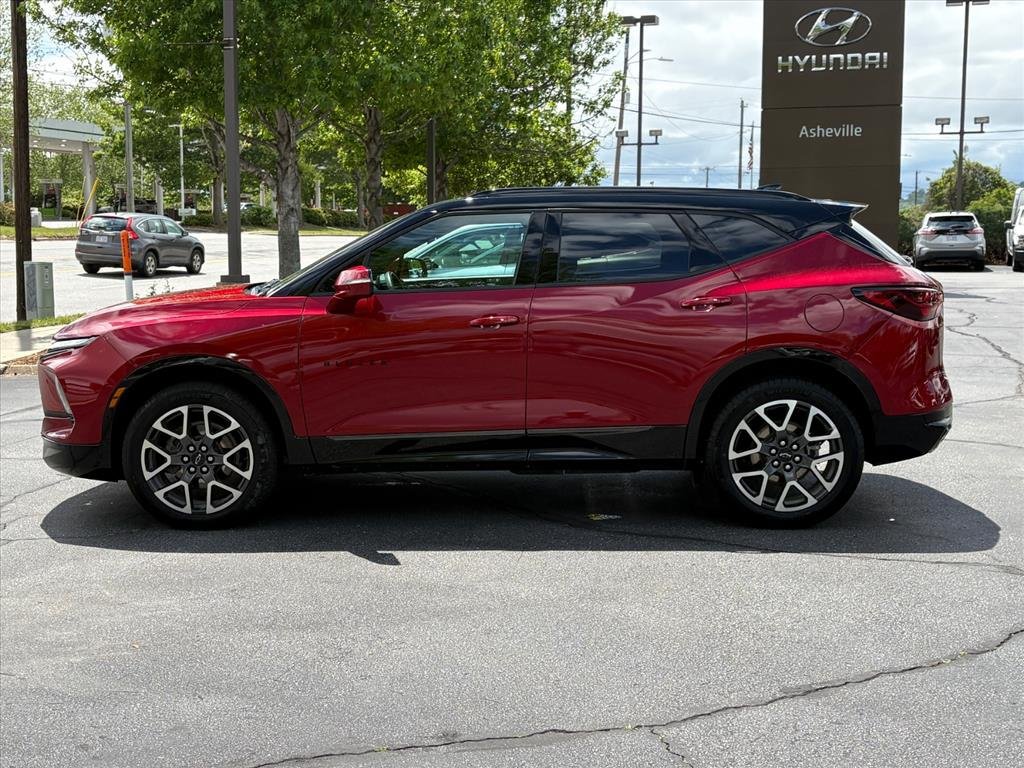 Used 2025 Chevrolet Blazer RS w/ Enhanced Convenience Package AWD/4WD image 3
