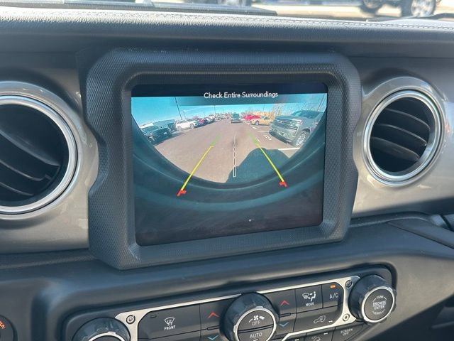 Used 2020 Jeep Wrangler Unlimited Sahara image 28