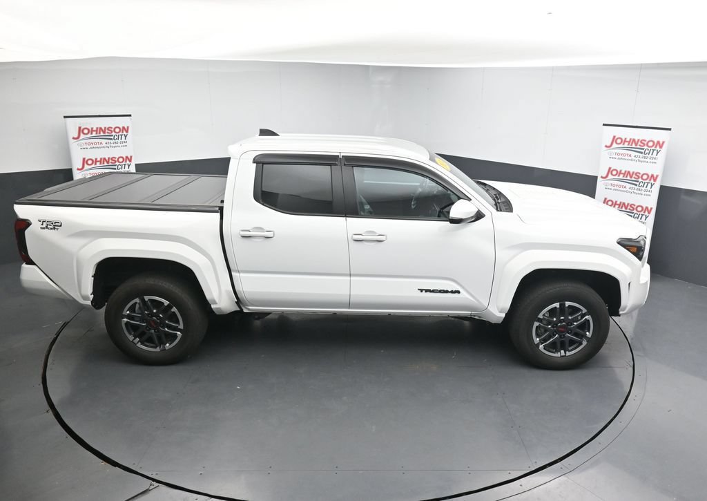 Used 2024 Toyota Tacoma TRD Sport AWD/4WD image 34