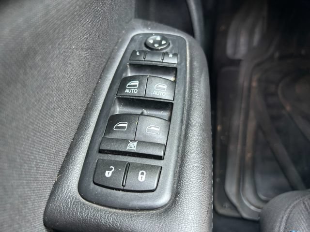 Used 2016 Chrysler 200 Limited FWD image 17