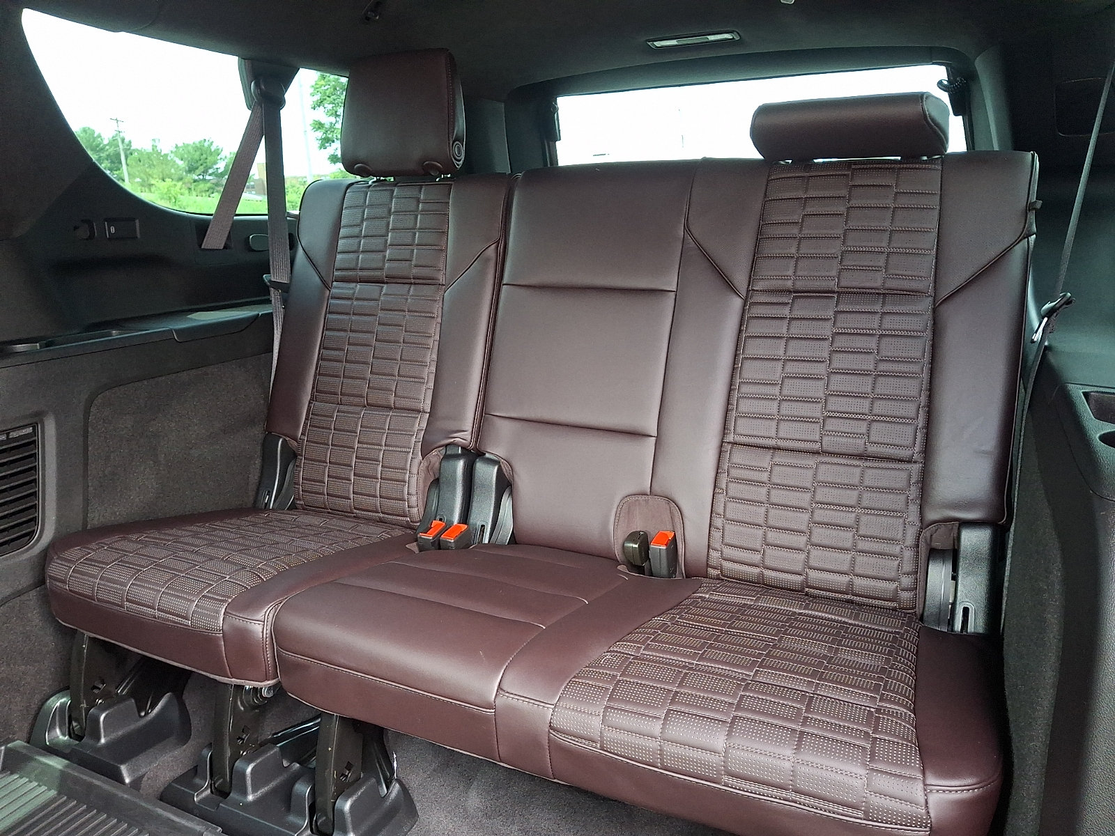 Certified 2024 Cadillac Escalade ESV V w/ LPO, ONYX Package AWD/4WD image 11