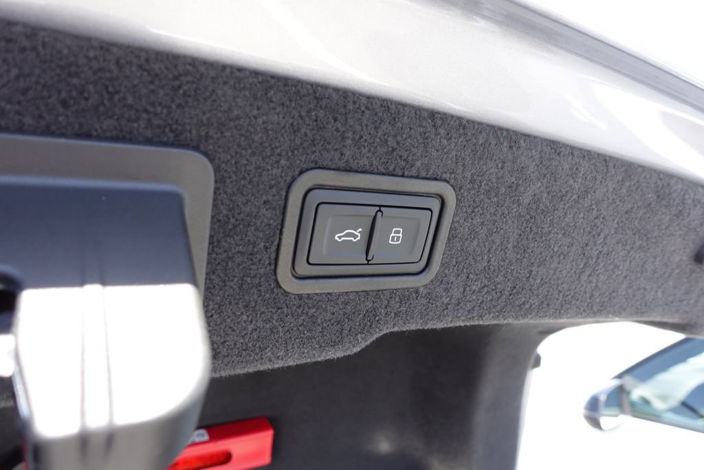 New 2025 Audi S8 image 30