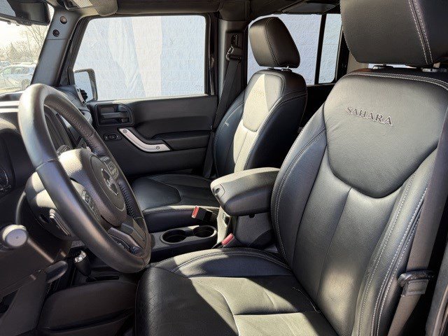 Used 2016 Jeep Wrangler Unlimited Sahara w/ Max Tow Package image 13