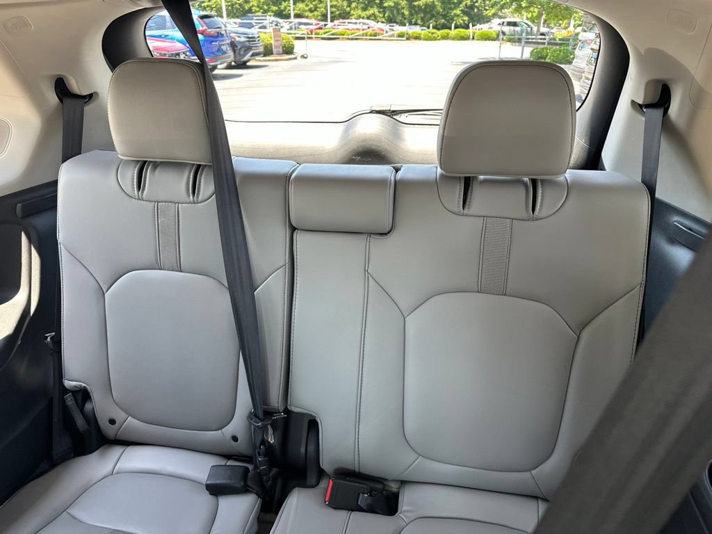 Certified 2025 Honda Pilot Touring image 17