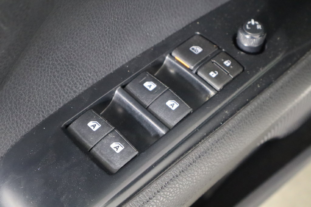 Used 2019 Toyota Camry LE FWD image 13