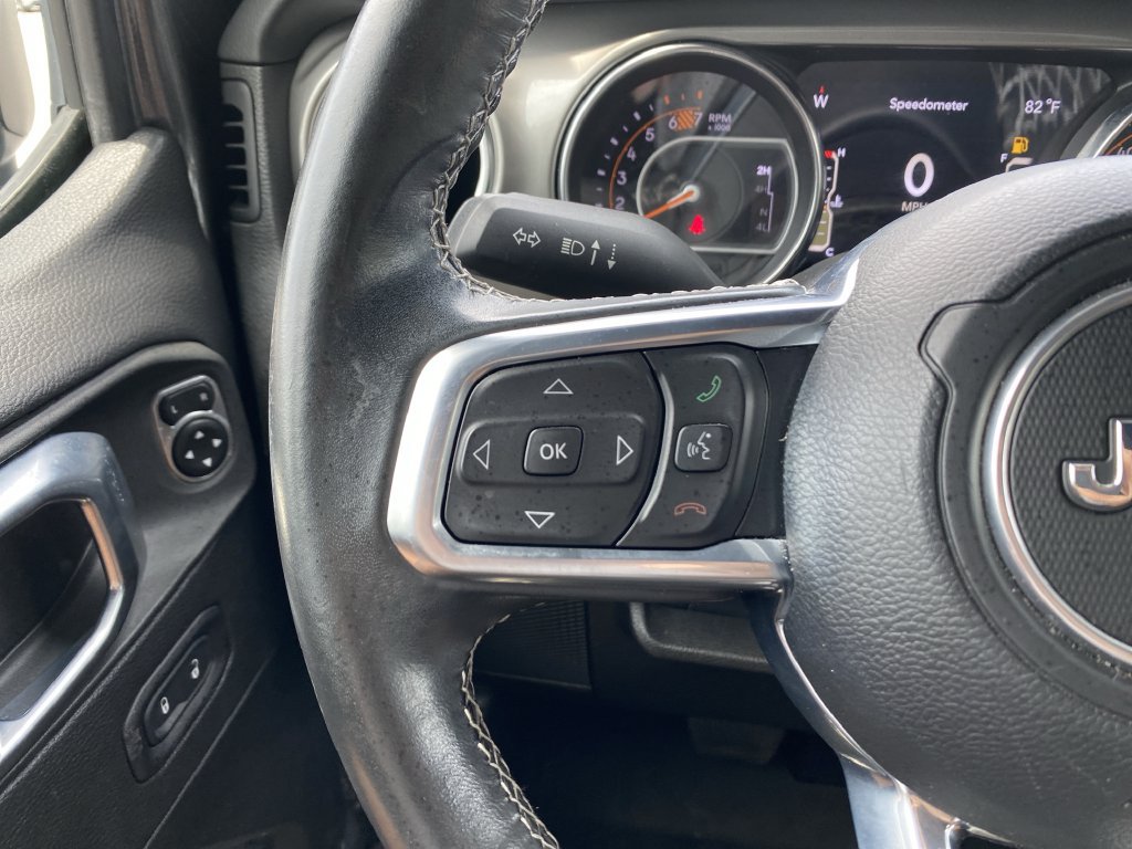 Used 2022 Jeep Wrangler Unlimited Sahara AWD/4WD image 22