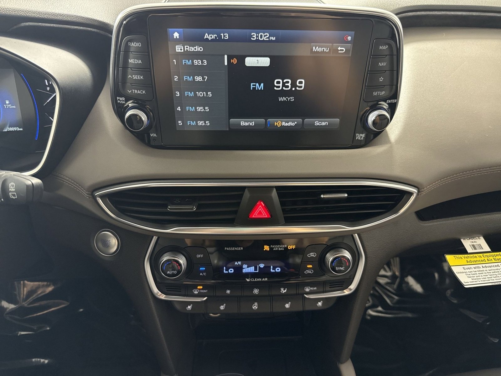 Used 2020 Hyundai Santa Fe Limited image 18