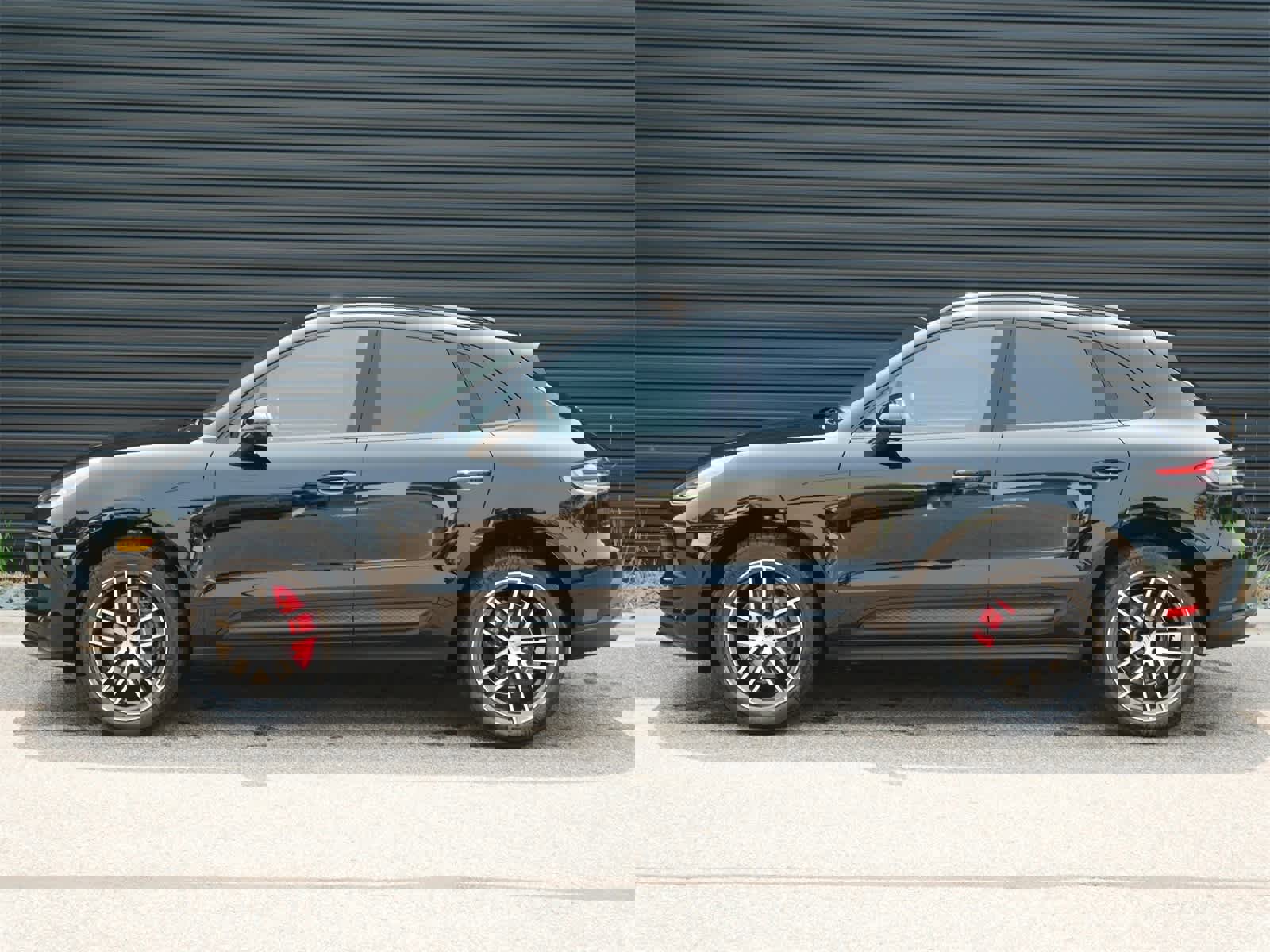 New 2025 Porsche Macan S image 2