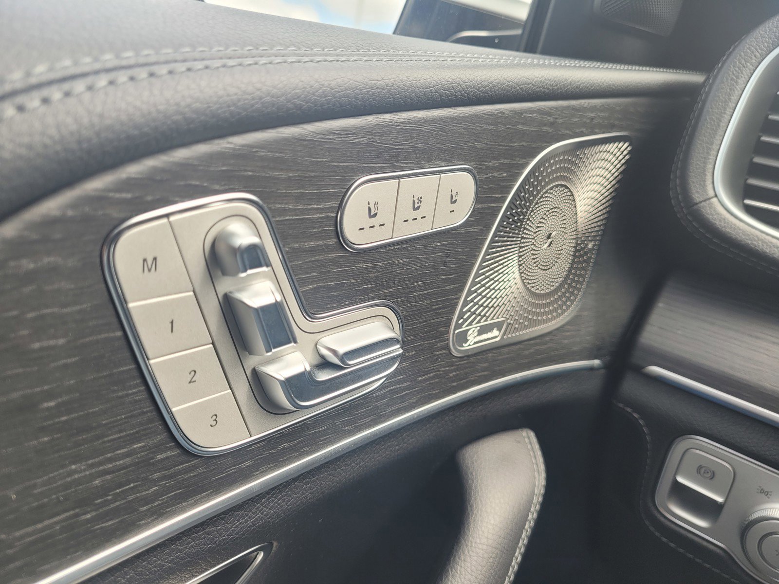 Used 2024 Mercedes-Benz GLE 350 4MATIC image 23