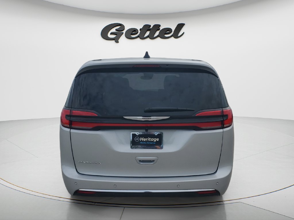 New 2026 Chrysler Pacifica Select FWD image 6