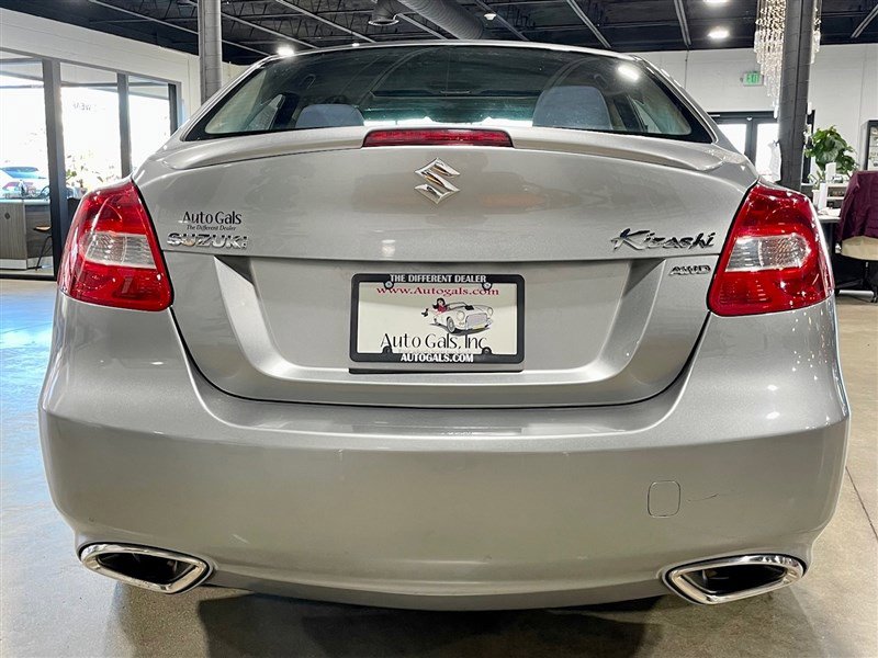 Used 2011 Suzuki Kizashi Sport GTS image 4
