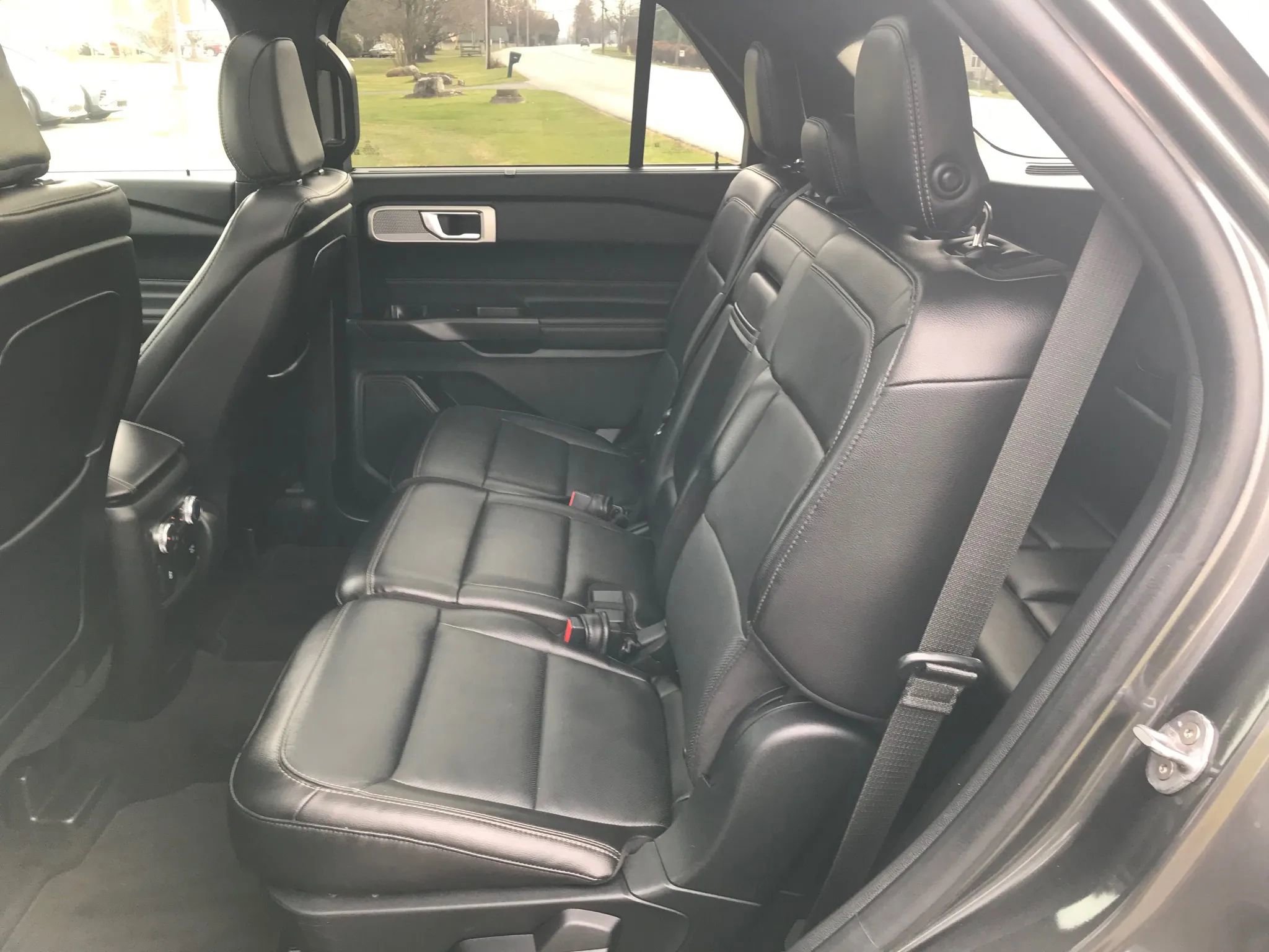 Used 2020 Ford Explorer Limited w/ Class III Trailer Tow Package image 39