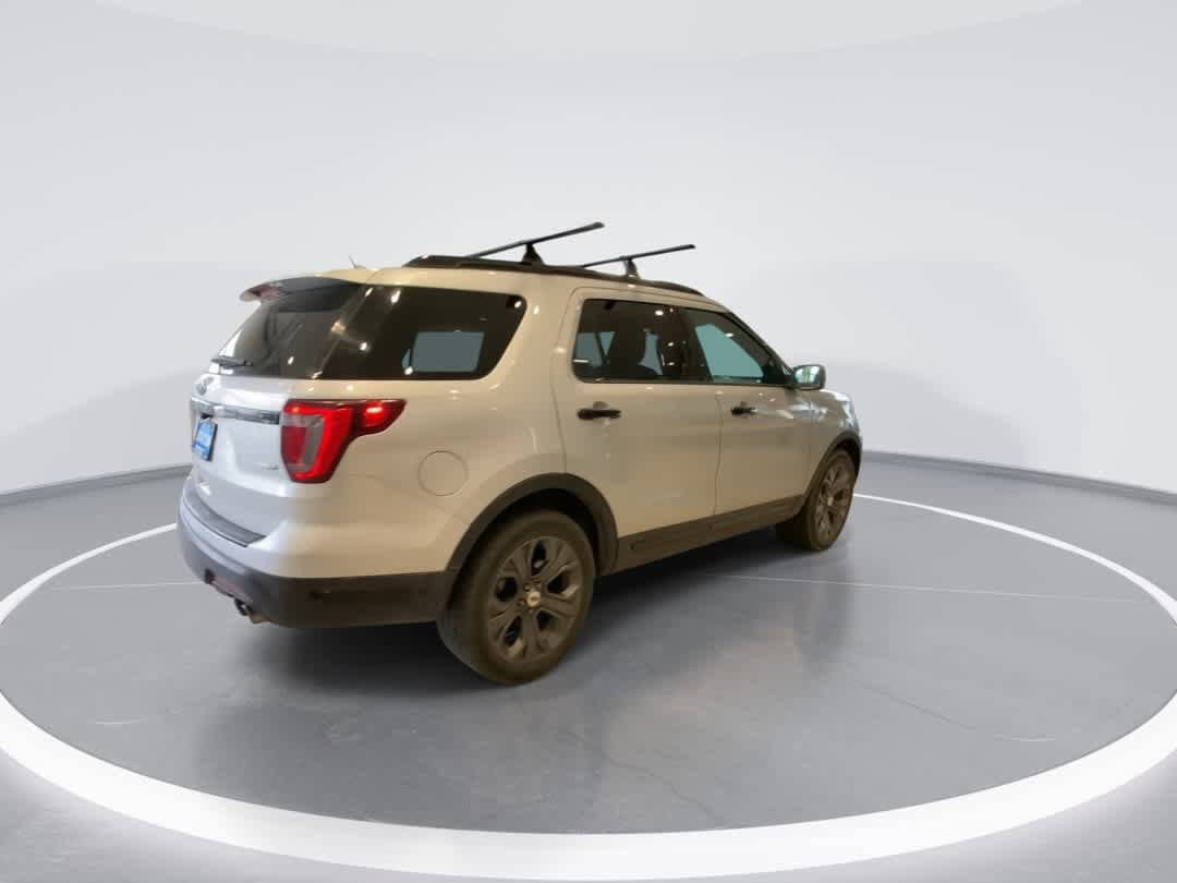 Used 2018 Ford Explorer Sport w/ Equipment Group 401A AWD/4WD image 8