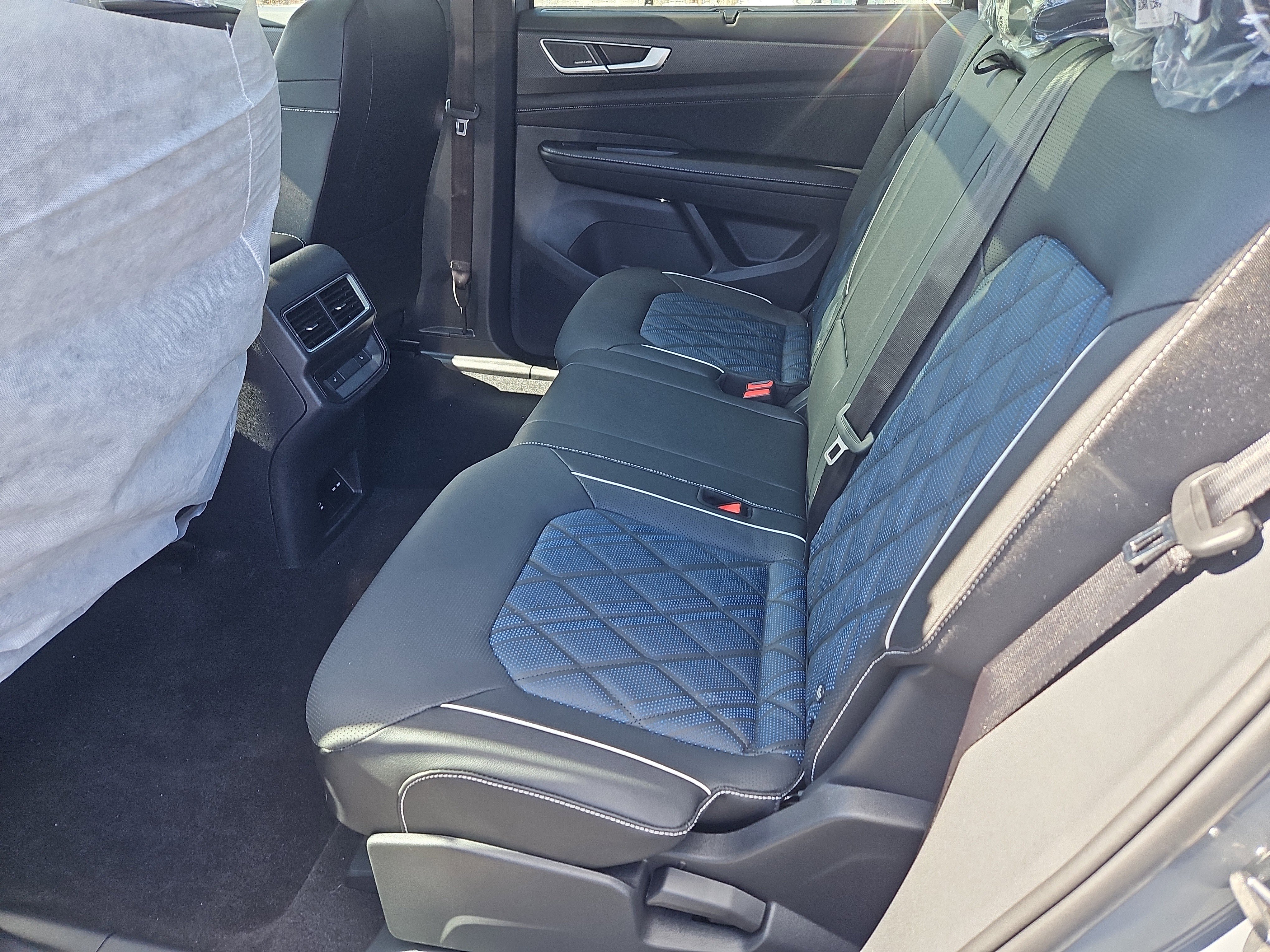 New 2026 Volkswagen Atlas Cross Sport SEL Premium R-Line image 22