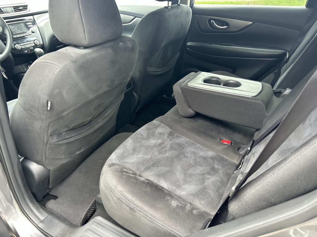 Used 2015 Nissan Rogue SV FWD image 19