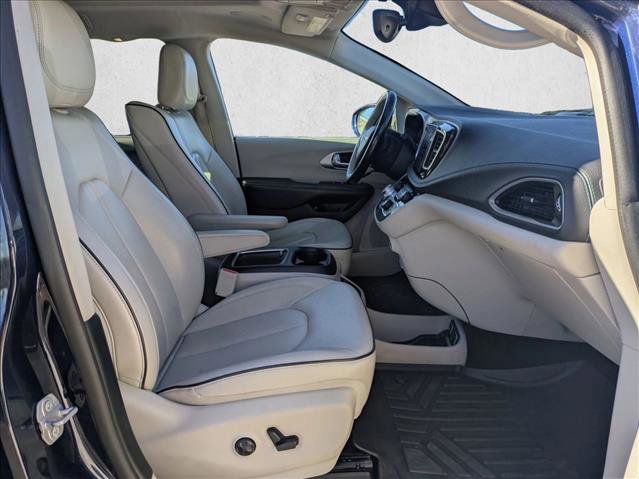 Used 2019 Chrysler Pacifica Limited w/ Advanced Safetytec Group image 25
