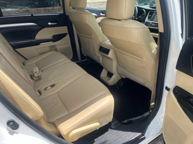 Used 2018 Toyota Highlander XLE AWD/4WD image 30