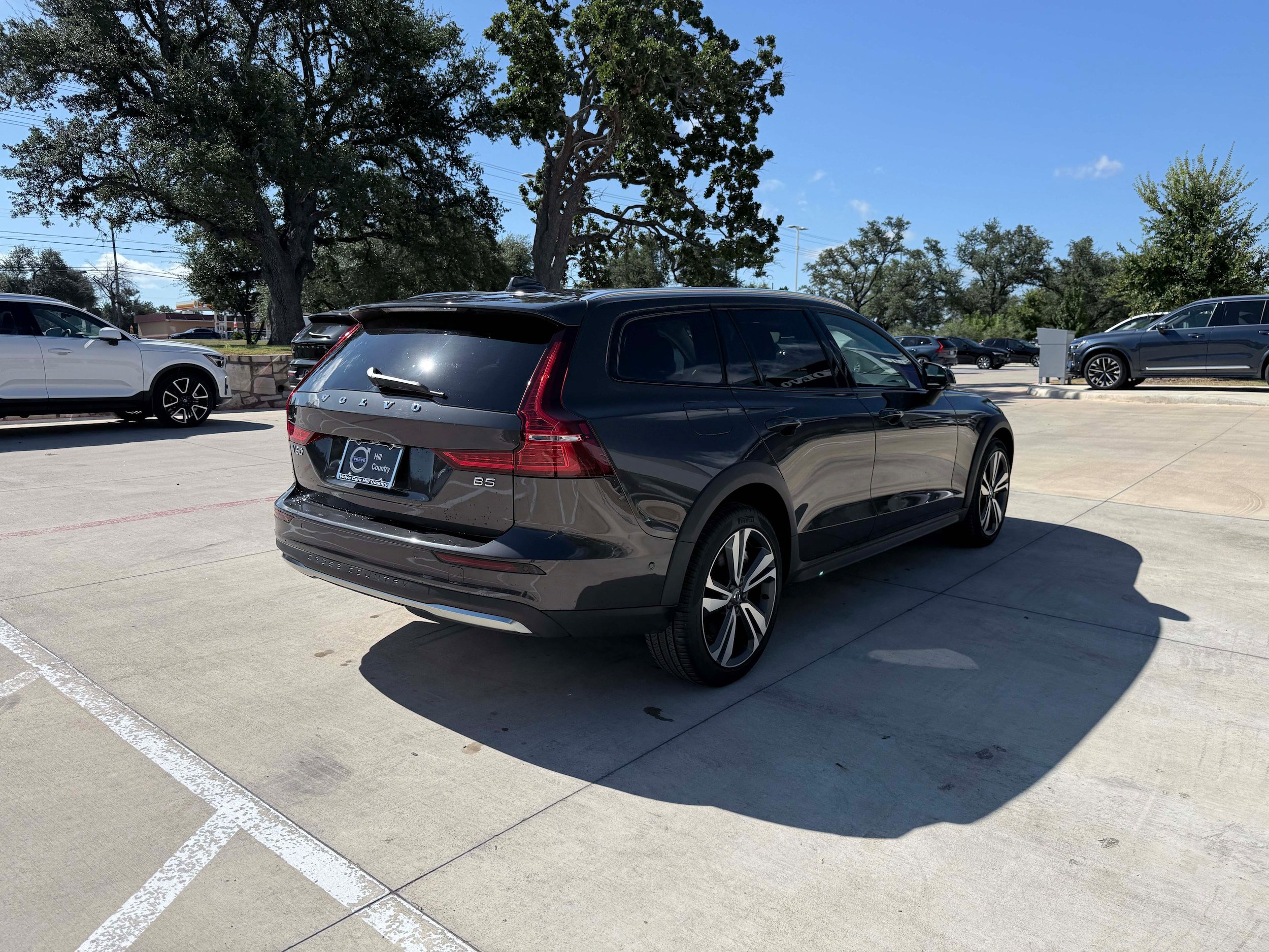 Certified 2025 Volvo V60 B5 Cross Country Plus AWD/4WD image 6