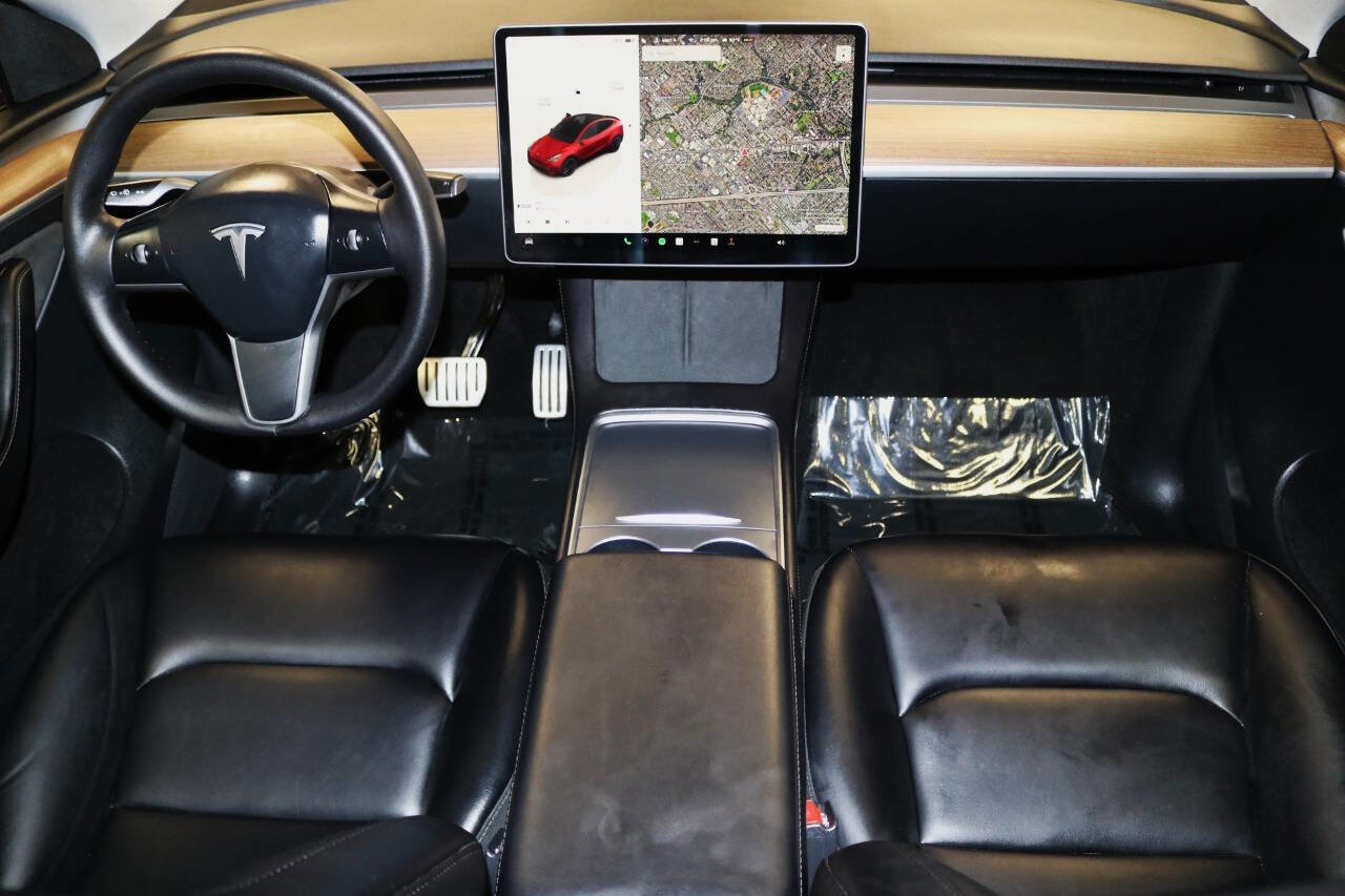 Used 2023 Tesla Model Y Performance image 15