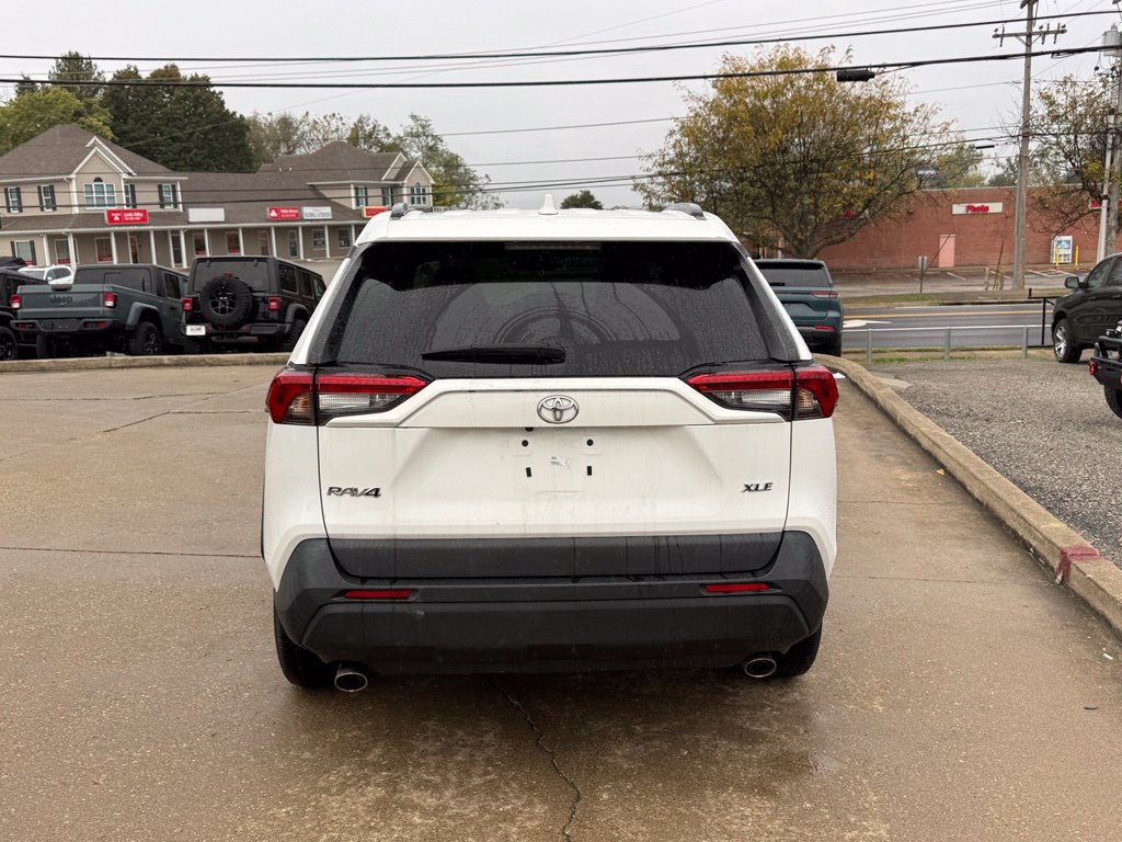 Used 2022 Toyota RAV4 XLE w/ Convenience Package FWD image 7