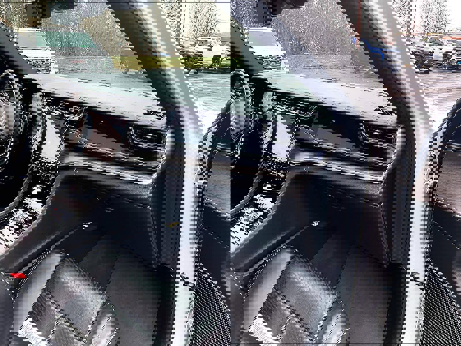 Used 2022 Jeep Grand Cherokee Overland w/ Adv Protech Group III AWD/4WD image 13