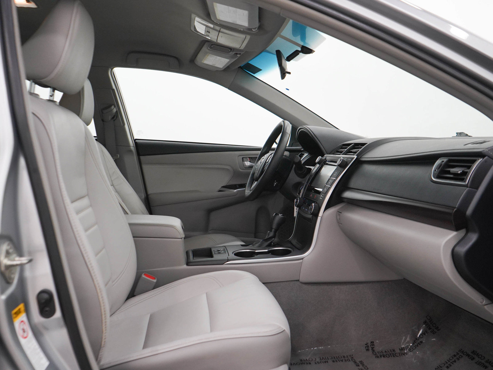 Used 2017 Toyota Camry XLE w/ Protection Package (Q2) FWD image 11