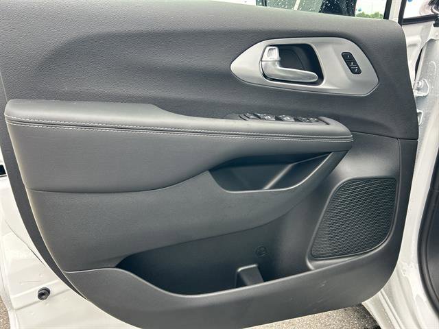 New 2026 Chrysler Pacifica Limited w/ S Appearance Package image 23