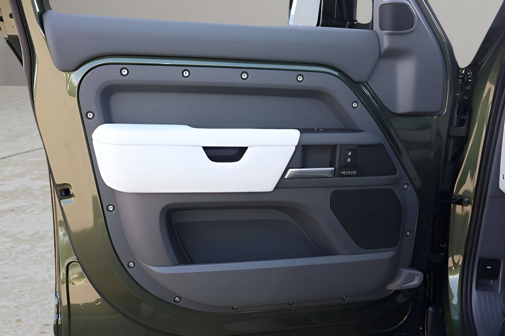 New 2026 Land Rover Defender 110 X-Dynamic SE AWD/4WD image 11