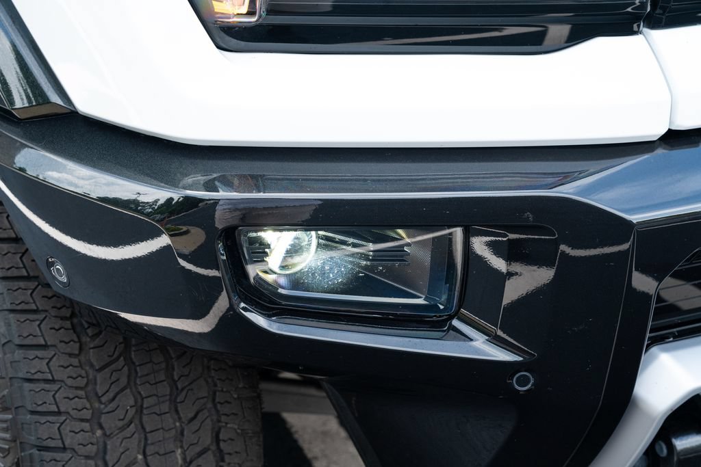 Used 2025 GMC Hummer EV 2X AWD/4WD image 8