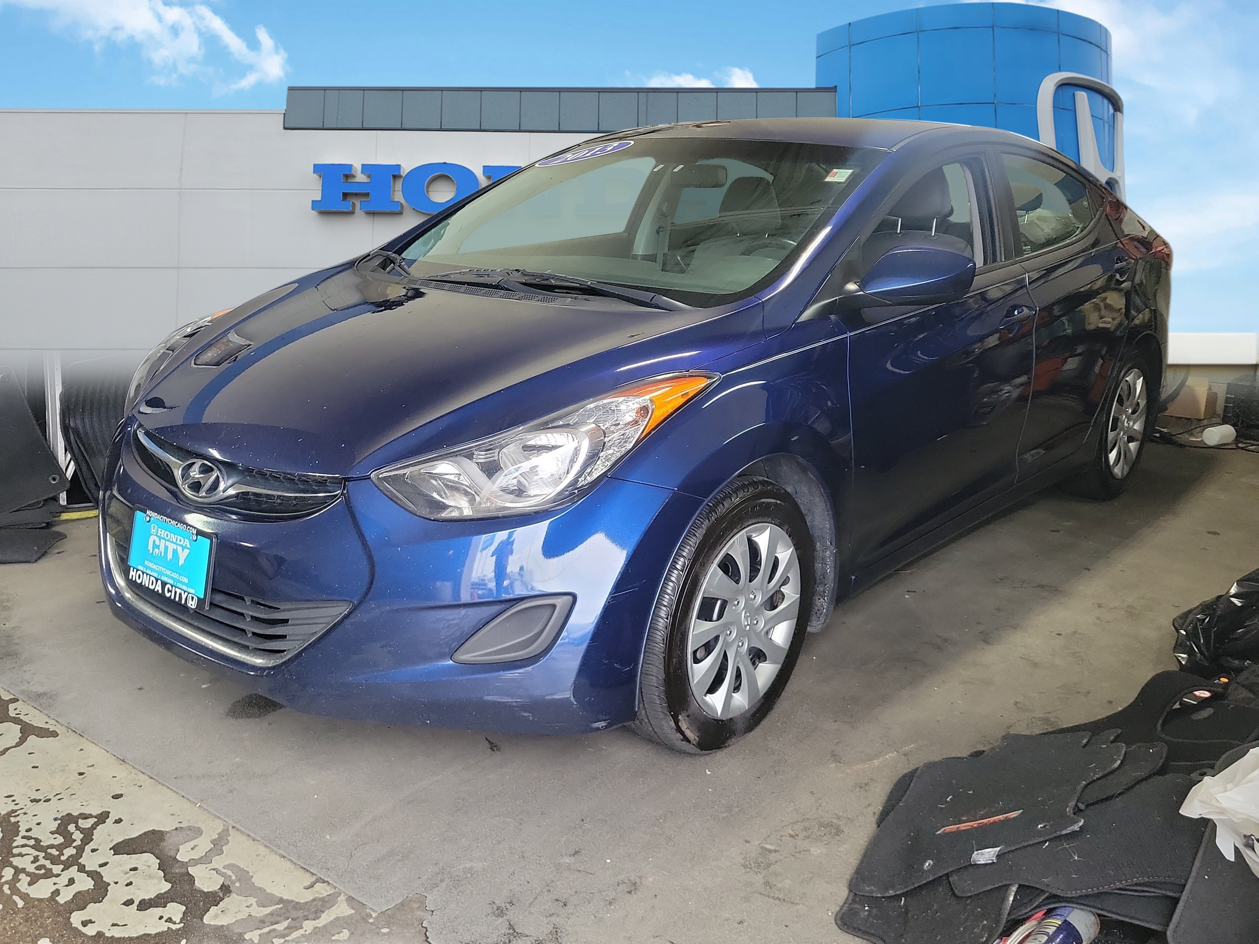 Used 2013 Hyundai Elantra GLS FWD image 2